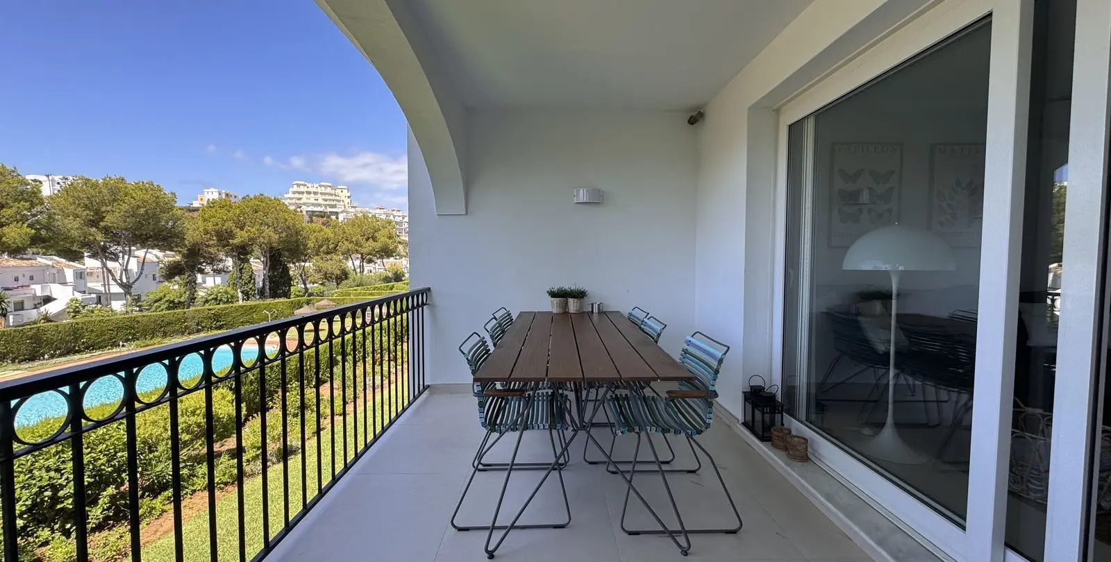 Venta de apartamento en planta media en Miraflores 7