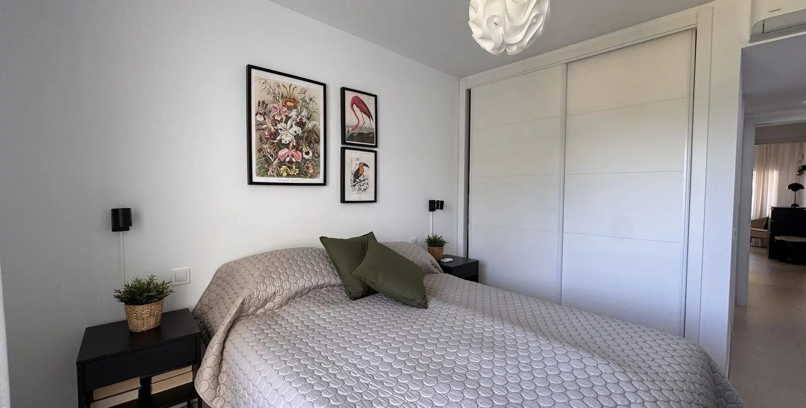 Venta de apartamento en planta media en Miraflores 16