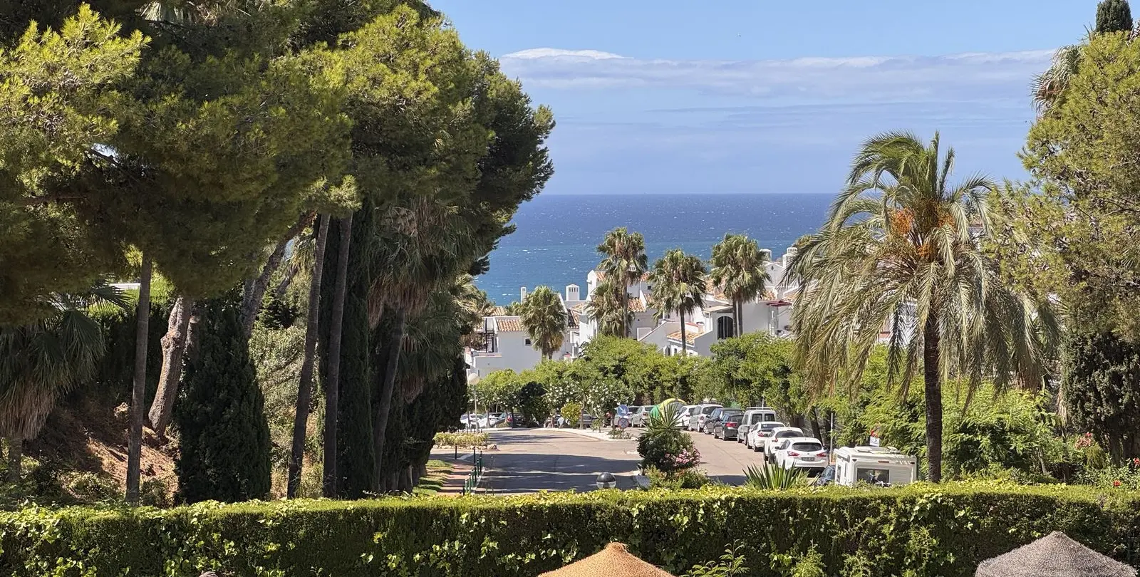 Venta de apartamento en planta media en Miraflores 23