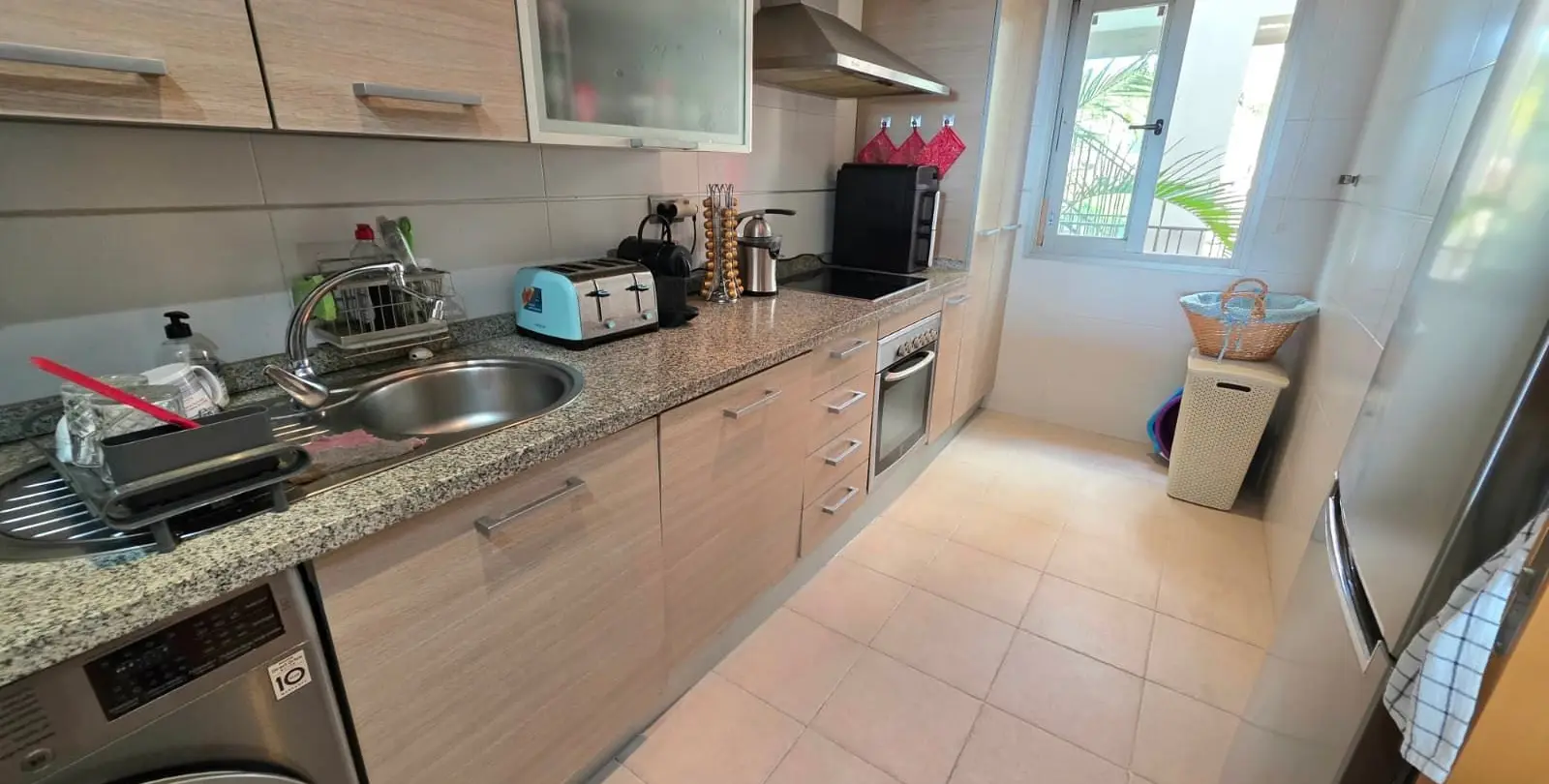 Sale of middle floor apartment in Estepona 5