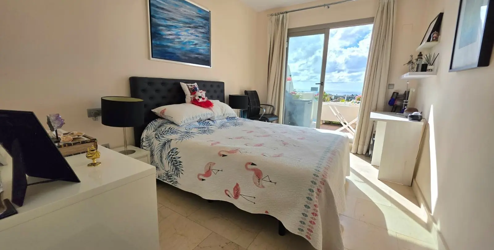 Sale of middle floor apartment in Estepona 6