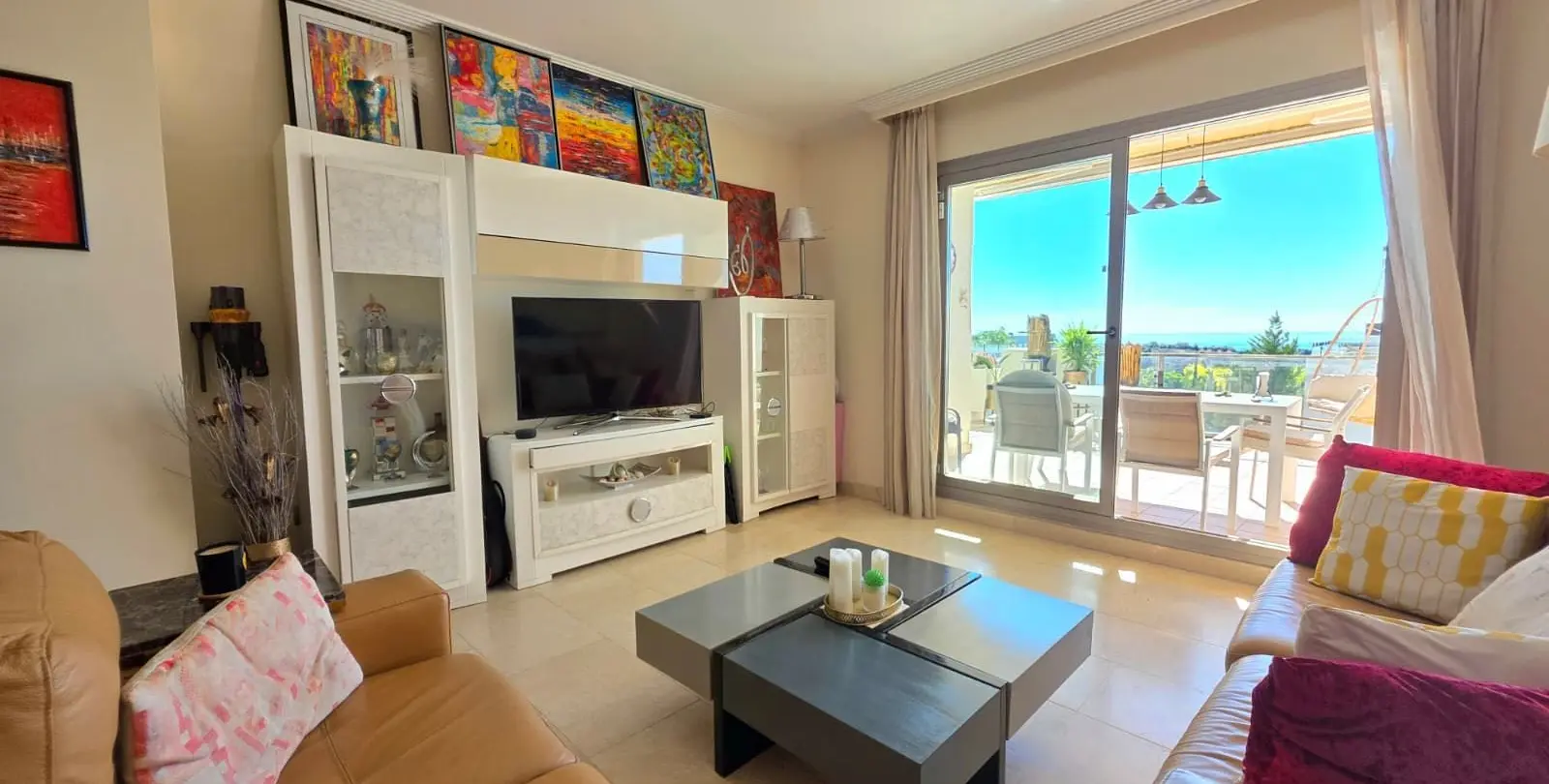 Sale of middle floor apartment in Estepona 13