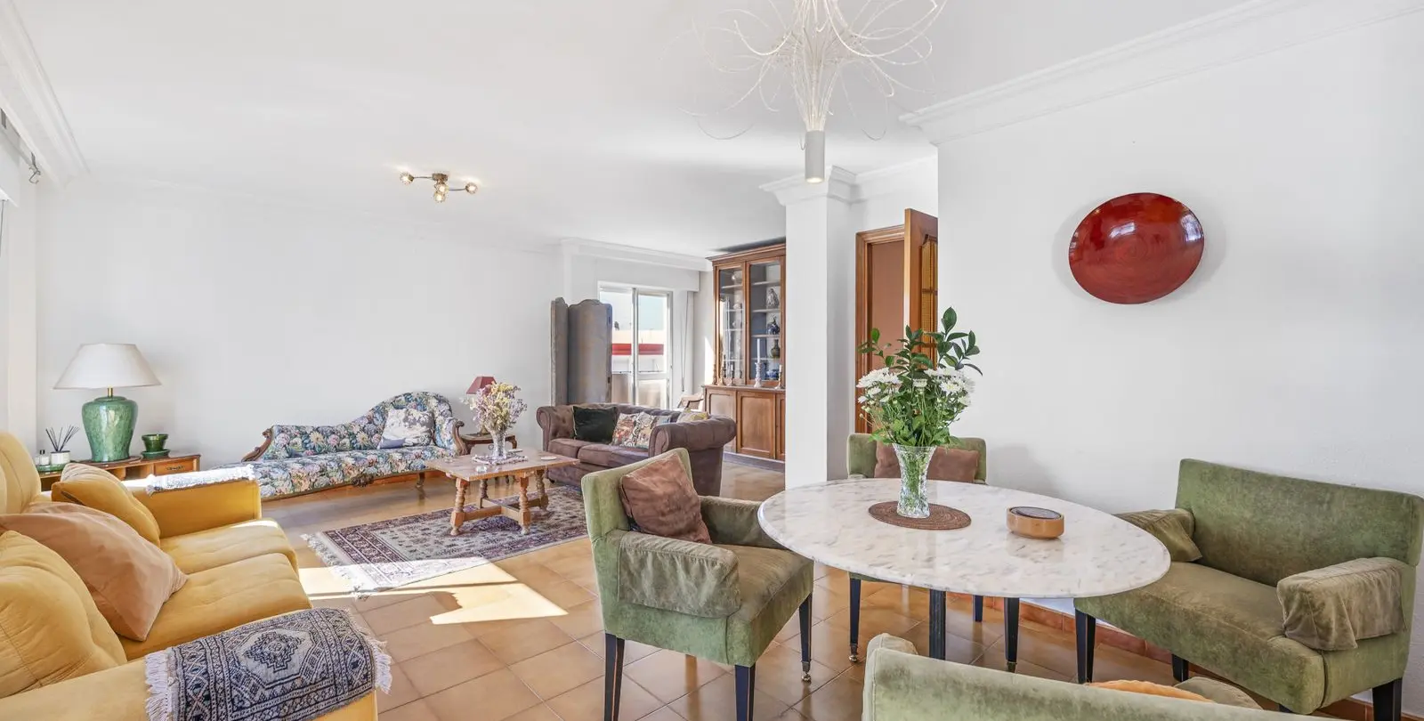 Sale of middle floor apartment in Estepona 5