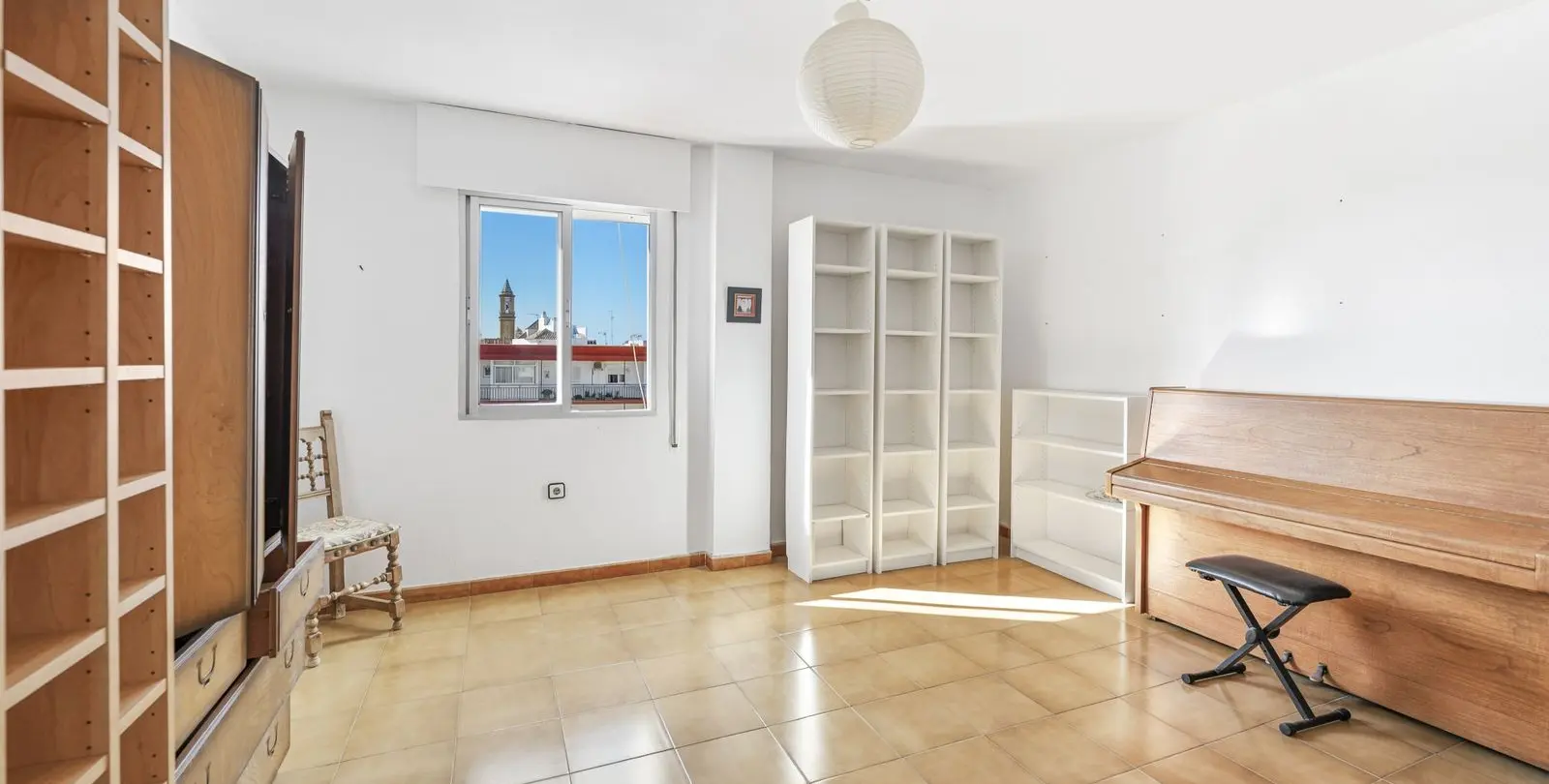 Sale of middle floor apartment in Estepona 6