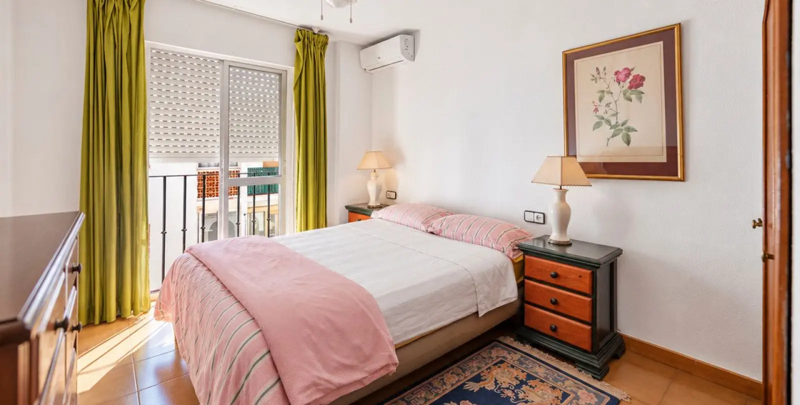 Sale of middle floor apartment in Estepona 12