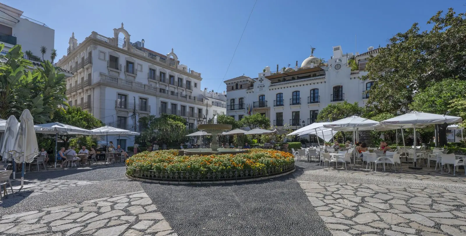 Sale of middle floor apartment in Estepona 23