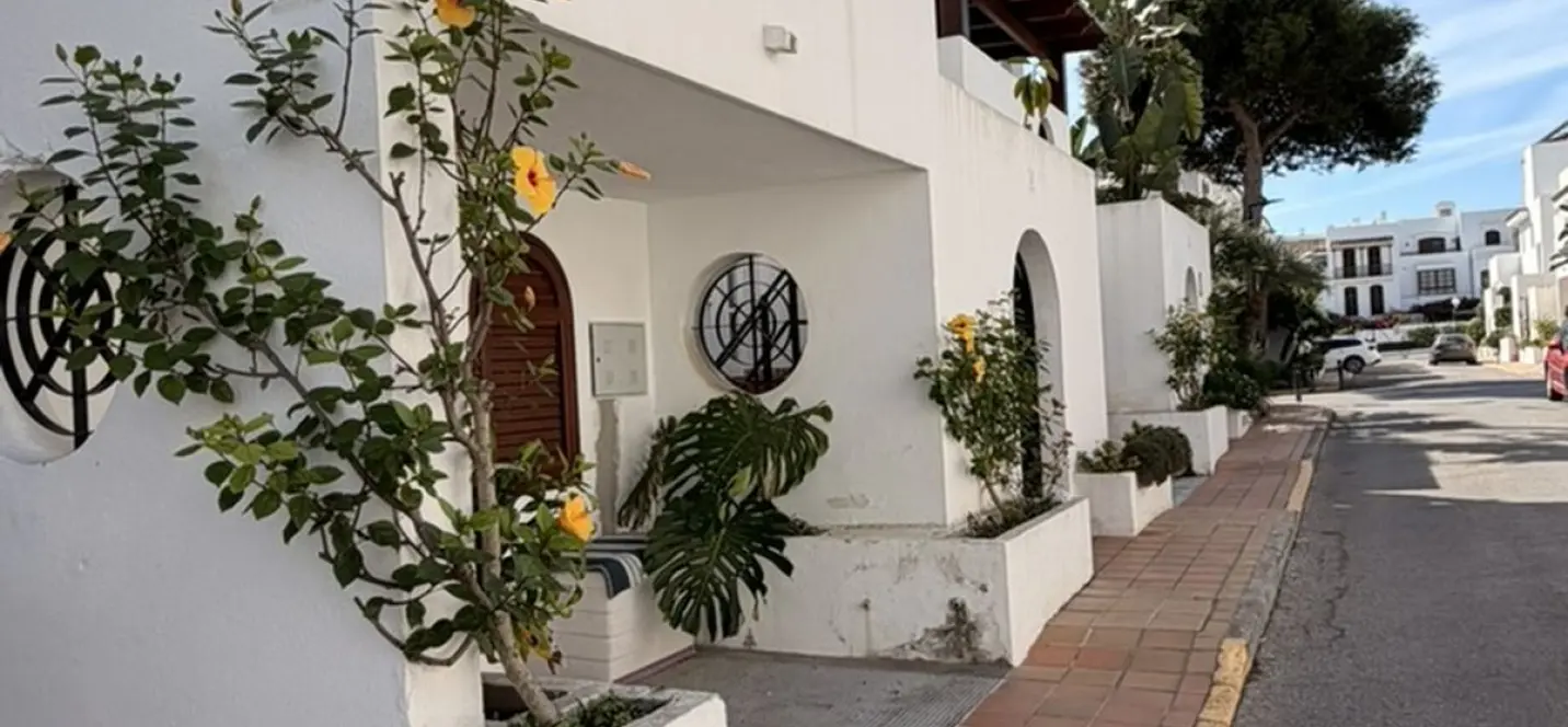 Venta de adosado en Cancelada 3
