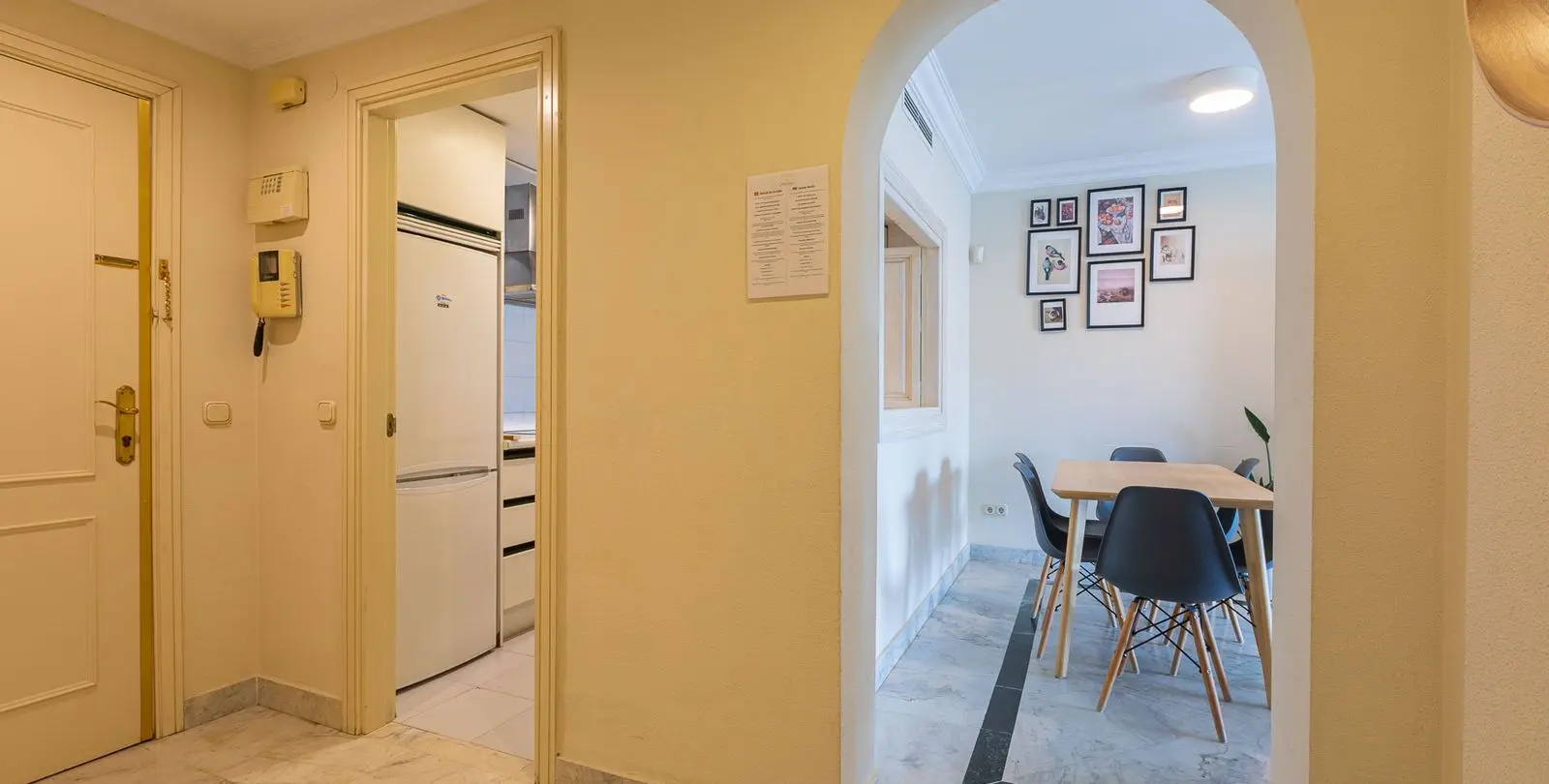 Sale of middle floor apartment in Puerto Banús 7