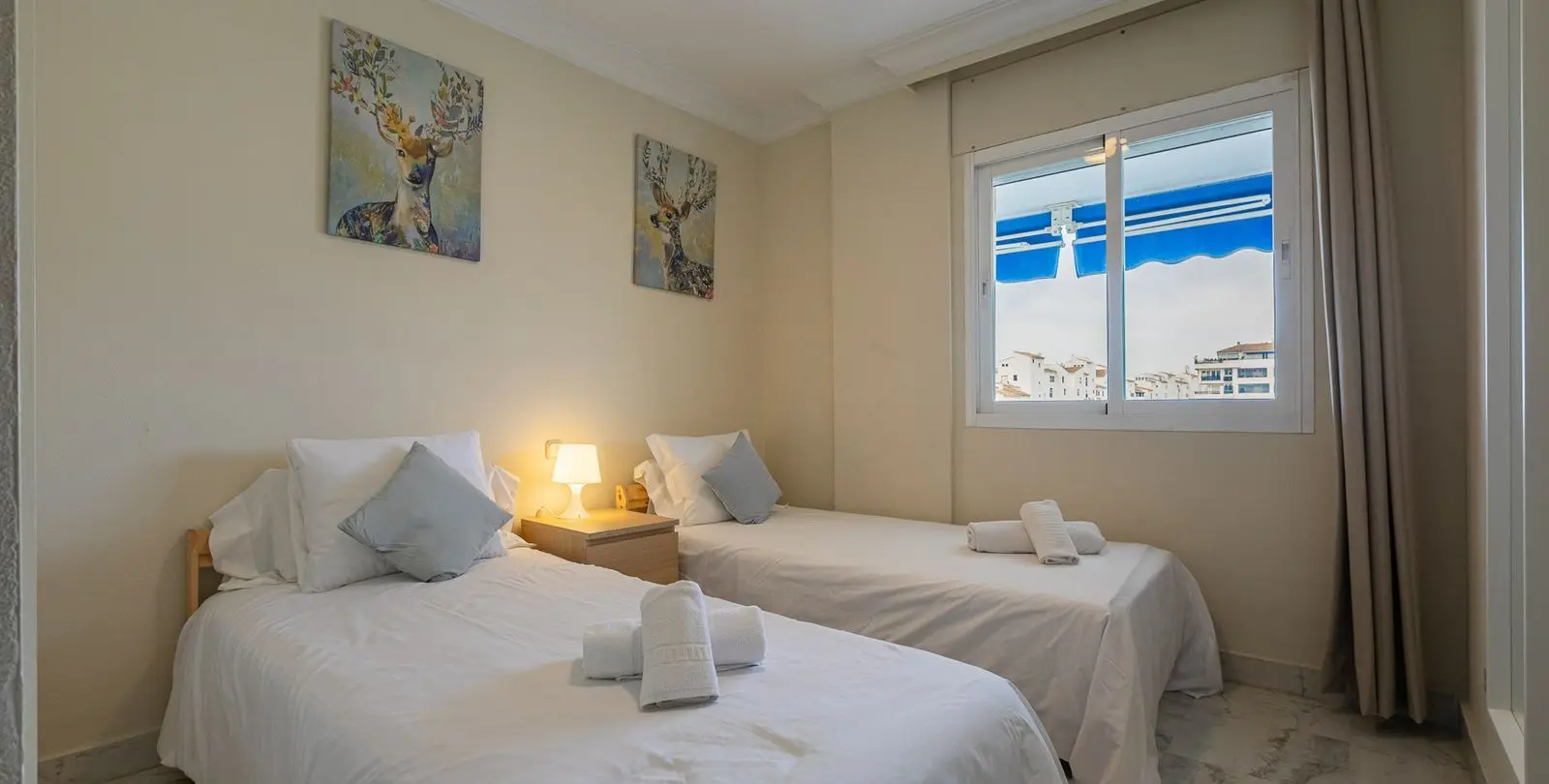 Sale of middle floor apartment in Puerto Banús 17