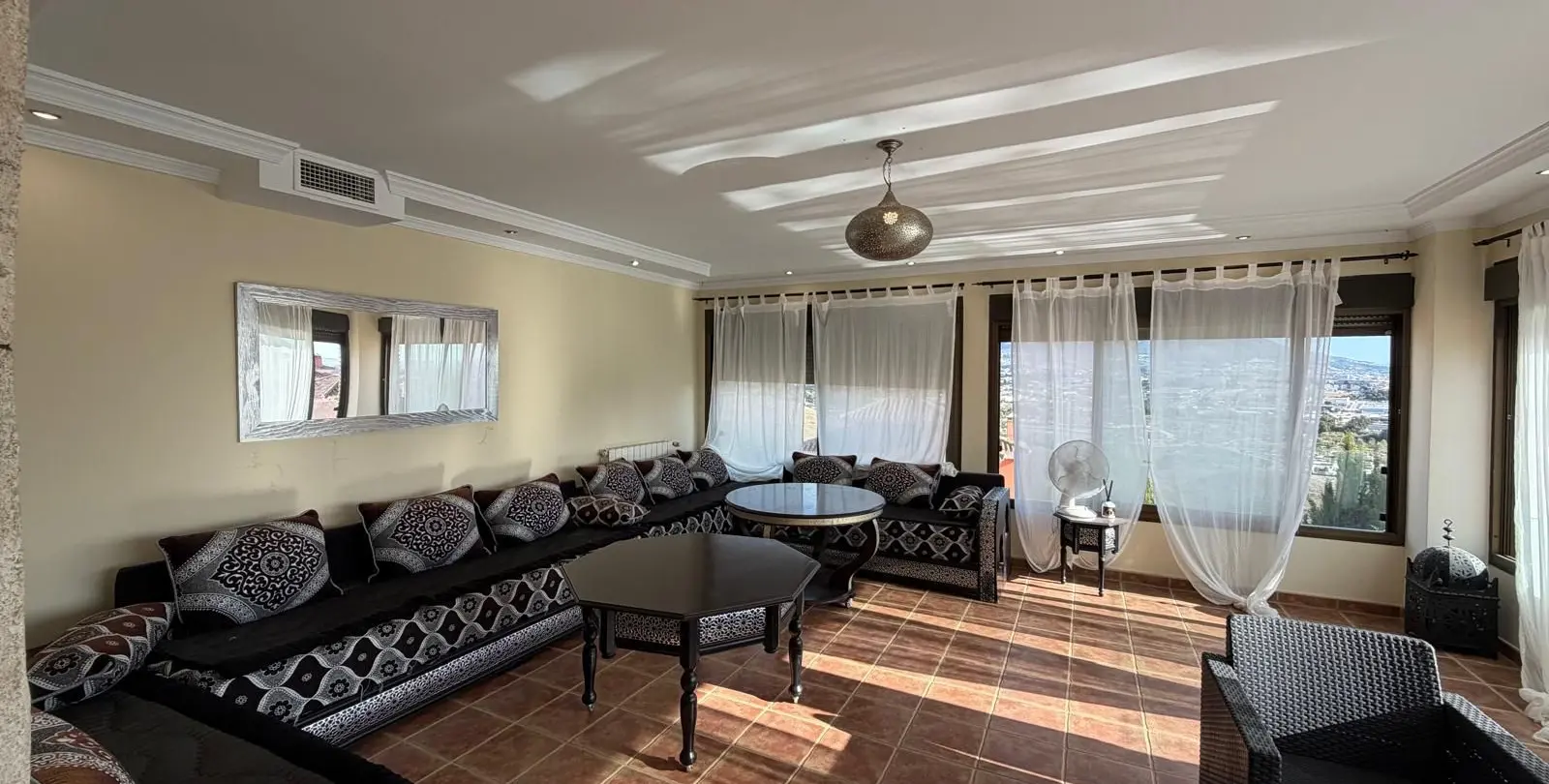 Venta de villa independiente en Cerros del Aguila 10