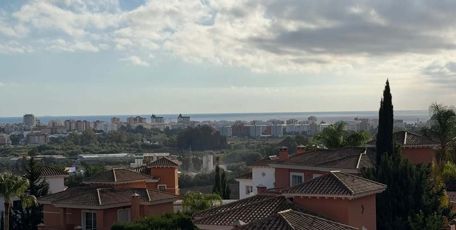 Venta de villa independiente en Cerros del Aguila 30