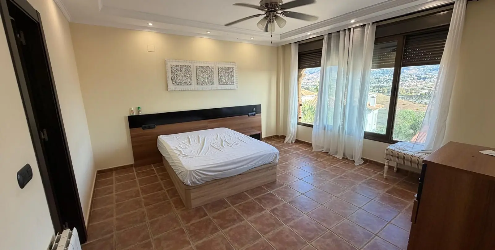 Venta de villa independiente en Cerros del Aguila 31