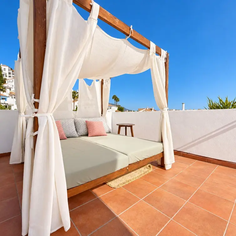 Sale of penthouse in Los Arqueros