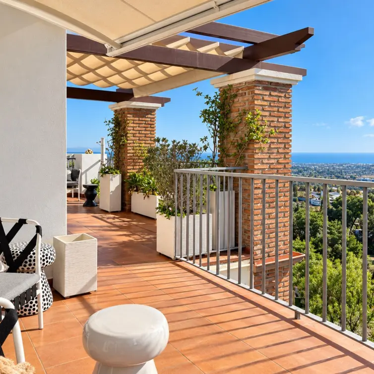 Sale of penthouse in Los Arqueros