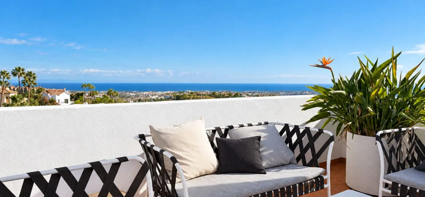 Sale of penthouse in Los Arqueros 4