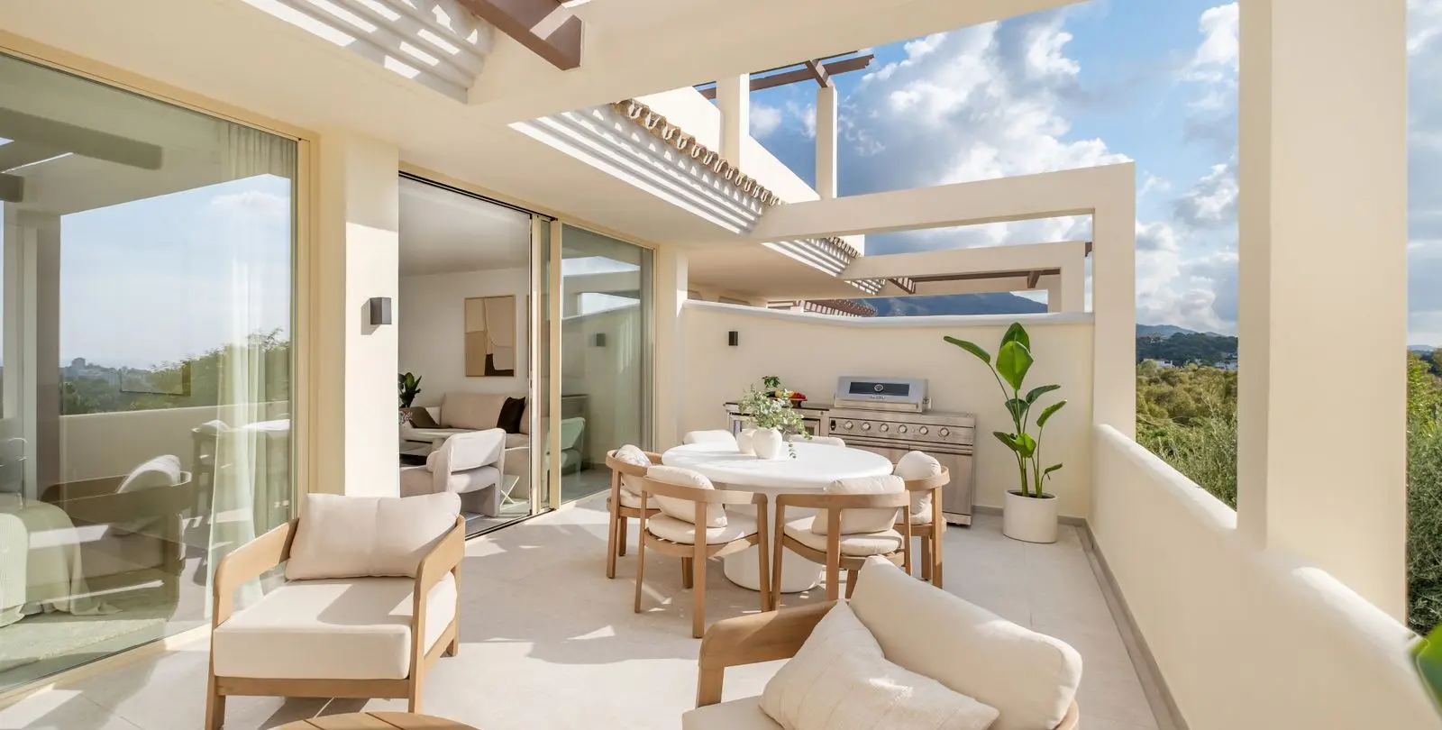 Sale of middle floor apartment in Nueva Andalucía 22