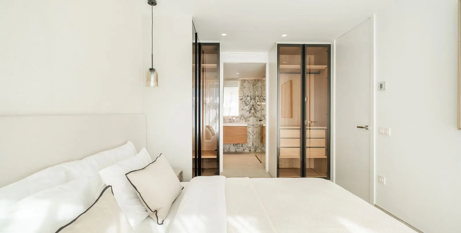 Sale of middle floor apartment in Nueva Andalucía 24