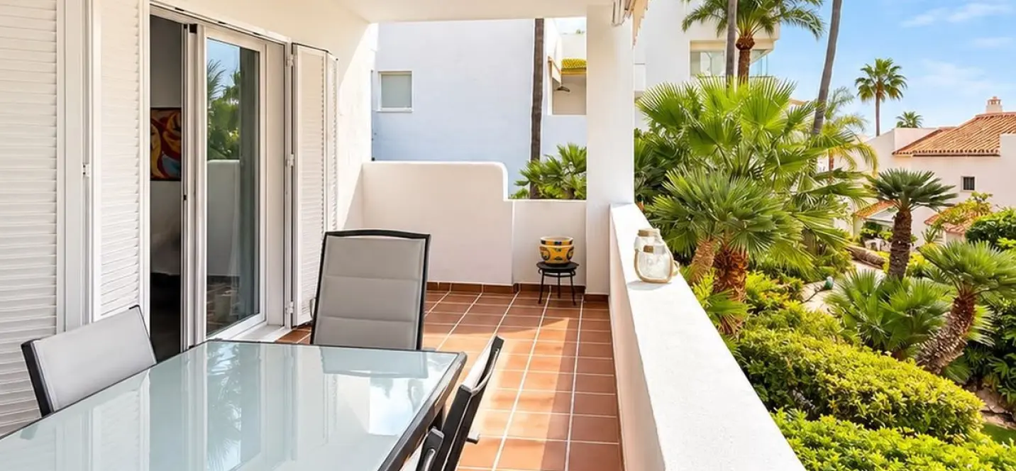 Продажа дома на две семьи в Bahía de Marbella 2