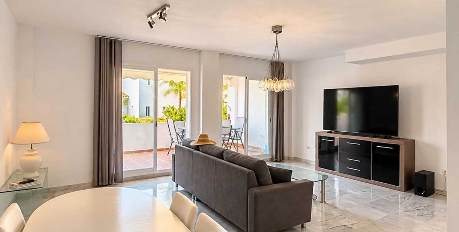Продажа дома на две семьи в Bahía de Marbella 5