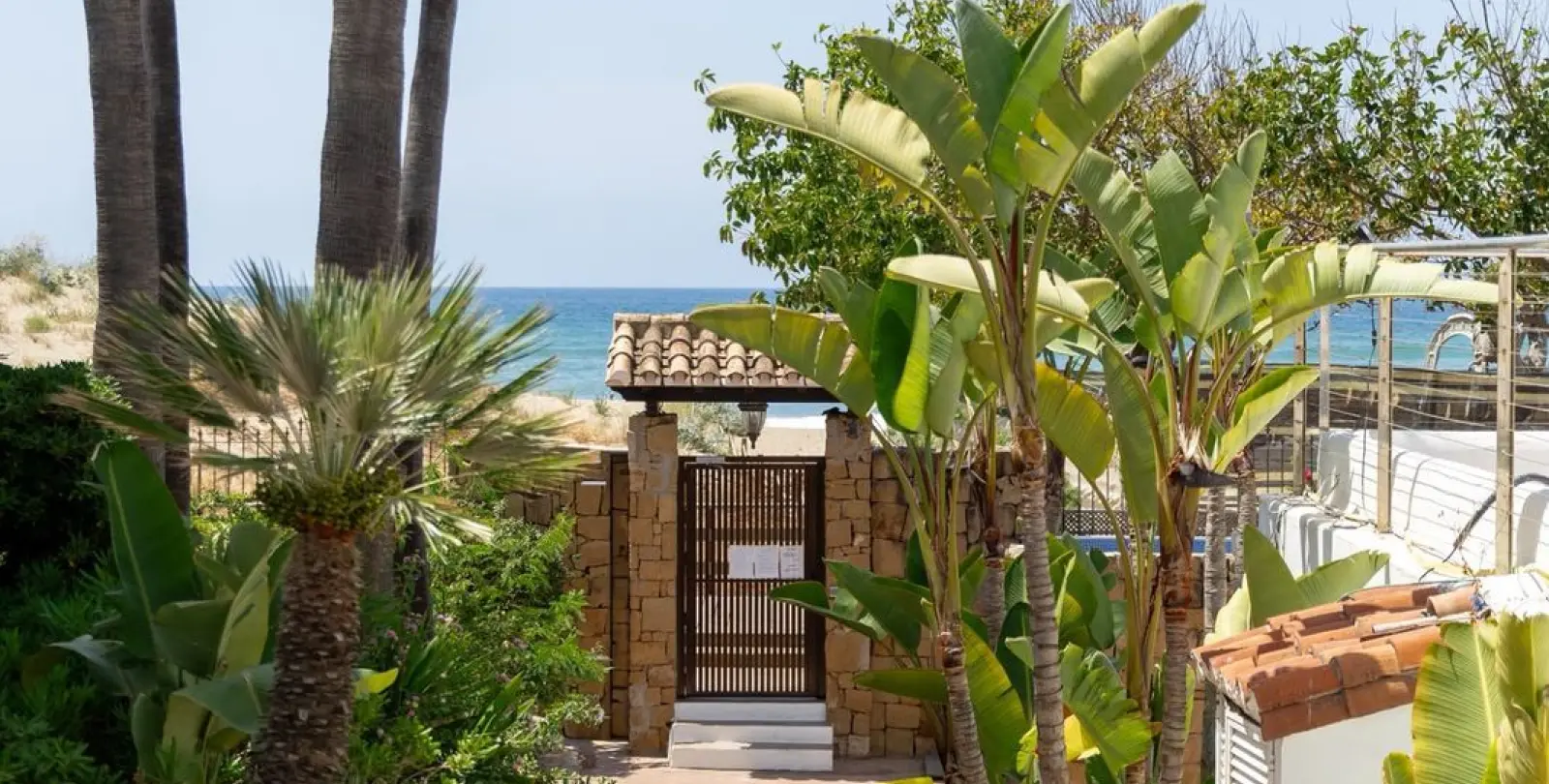 Продажа дома на две семьи в Bahía de Marbella 13