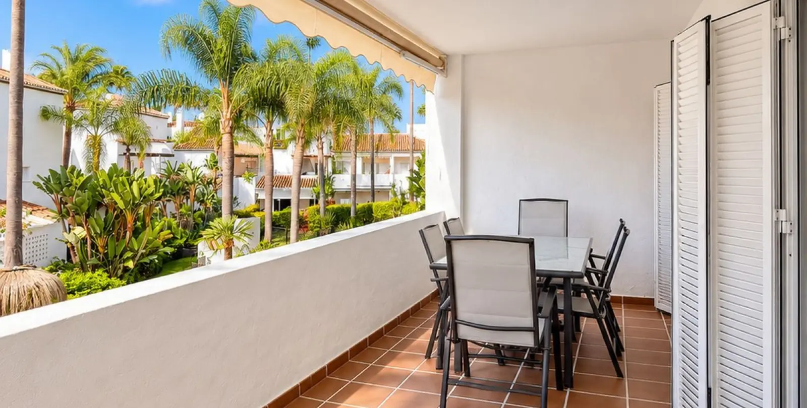 Продажа дома на две семьи в Bahía de Marbella 26