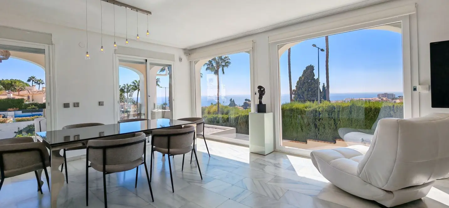 Venta de villa independiente en Riviera del Sol 1