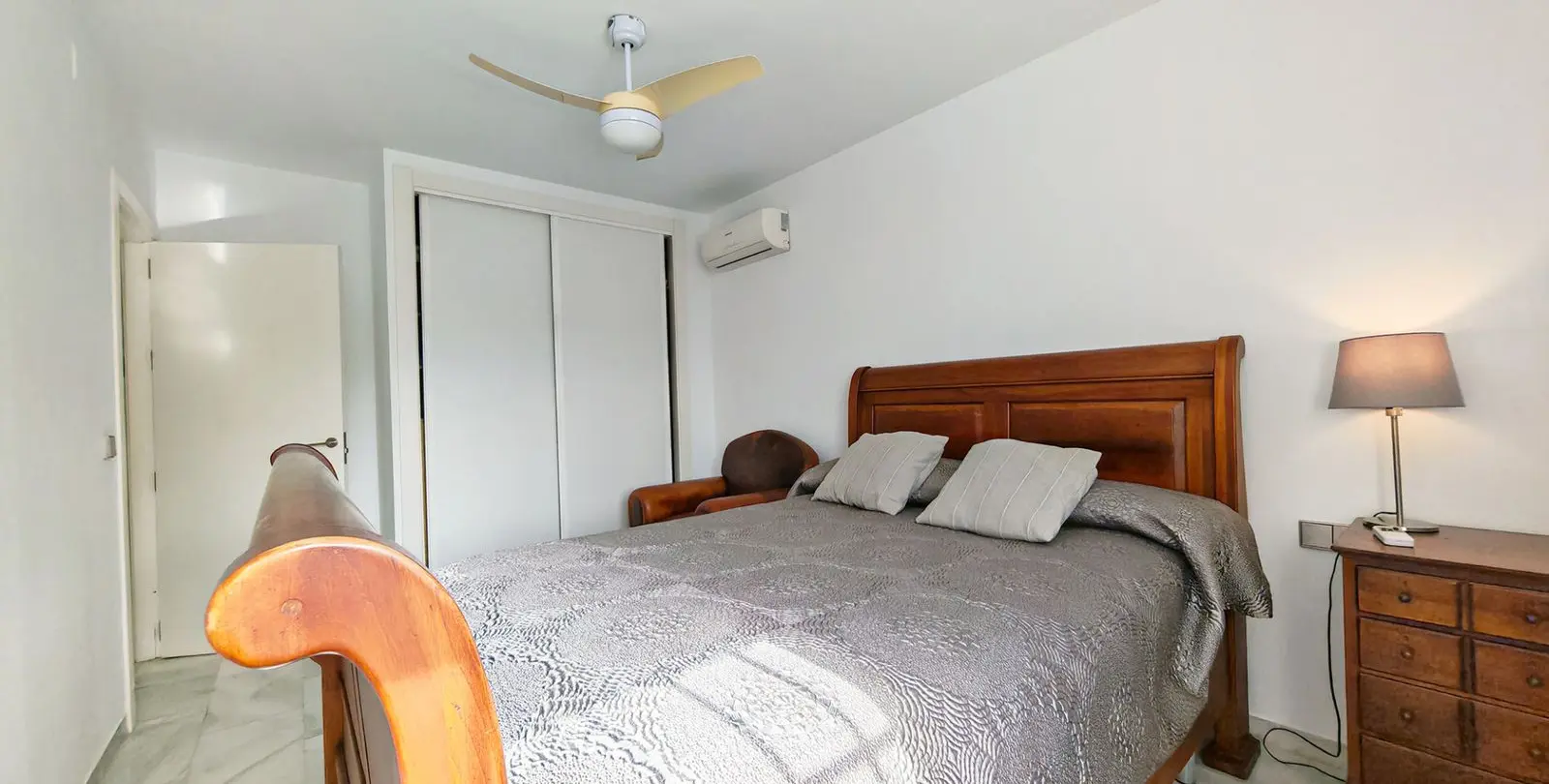 Venta de villa independiente en Riviera del Sol 20