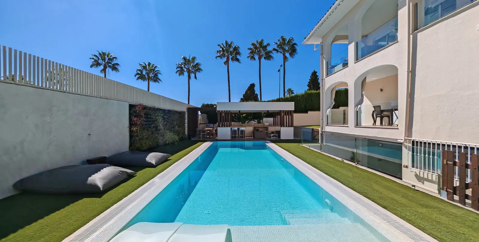 Venta de villa independiente en Riviera del Sol 23