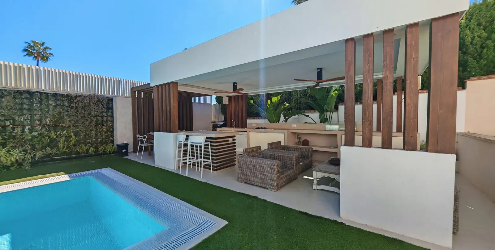 Venta de villa independiente en Riviera del Sol 26