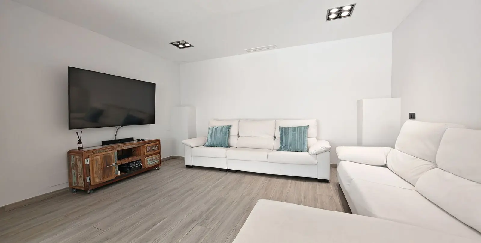 Venta de villa independiente en Riviera del Sol 30