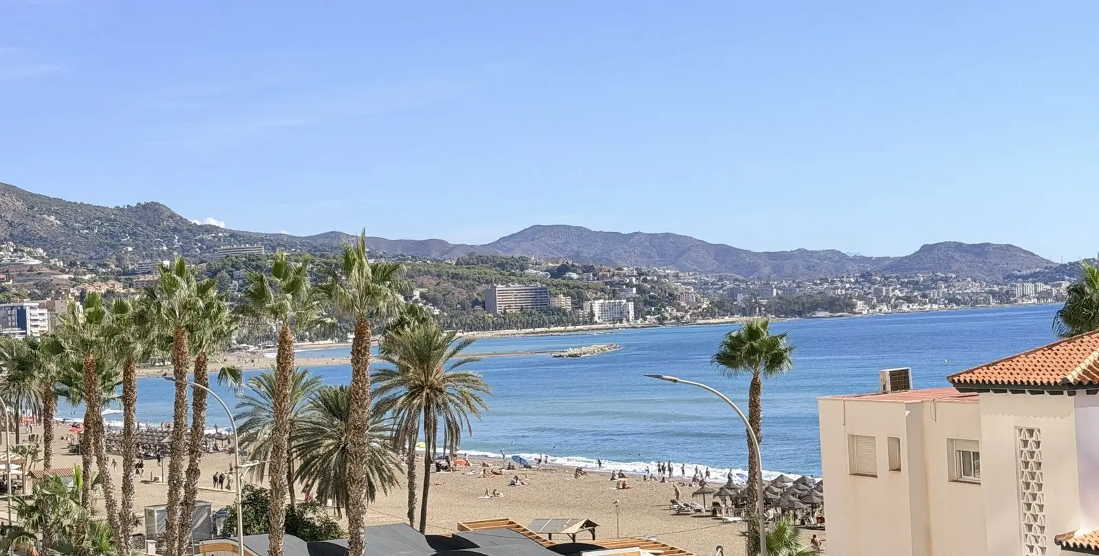 Venta de apartamento en planta media en Malagueta 1