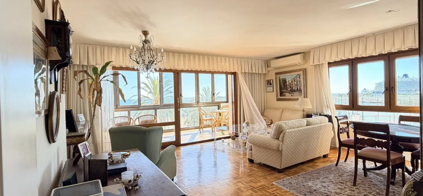 Venta de apartamento en planta media en Malagueta 2