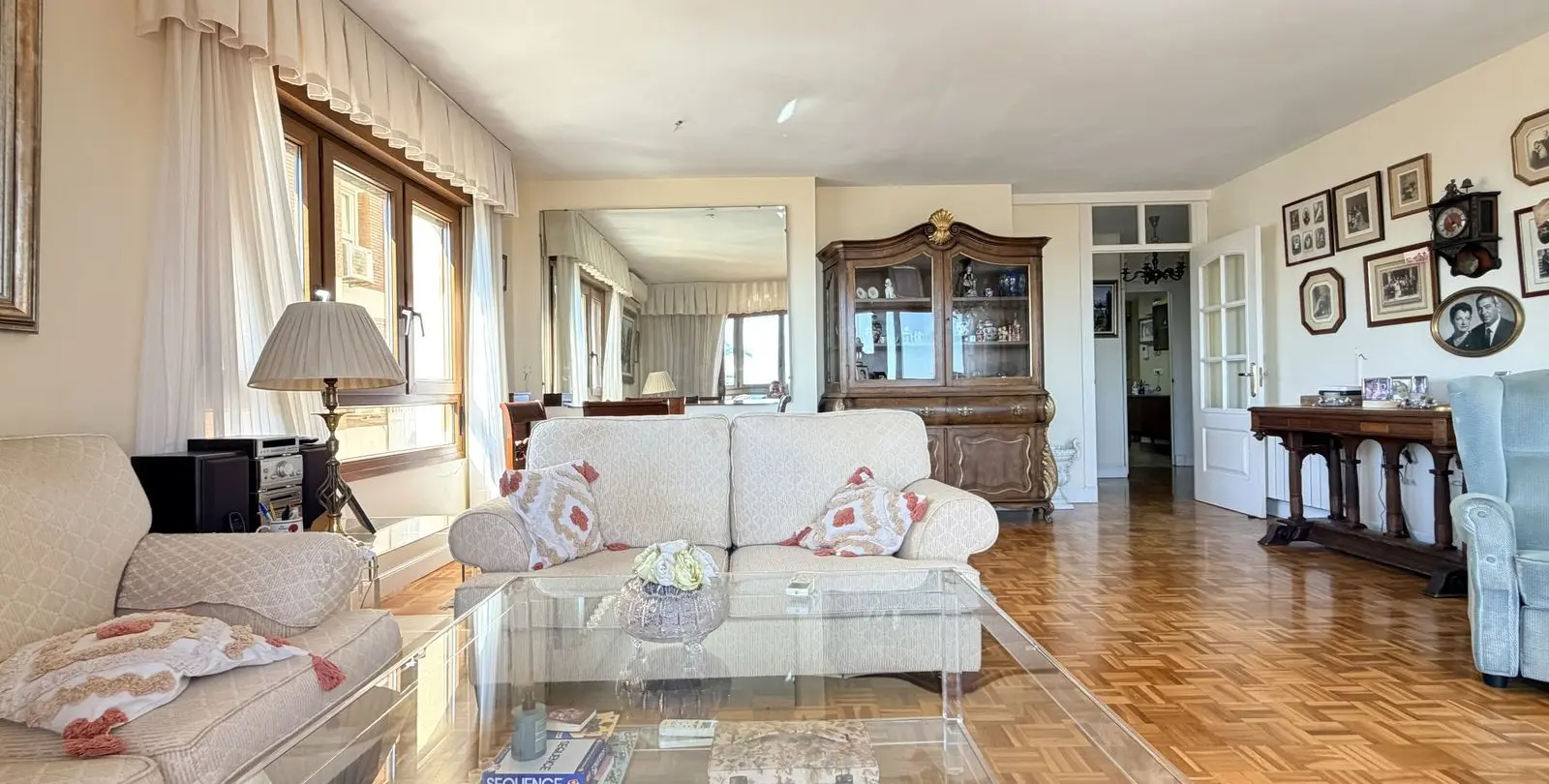 Venta de apartamento en planta media en Malagueta 5