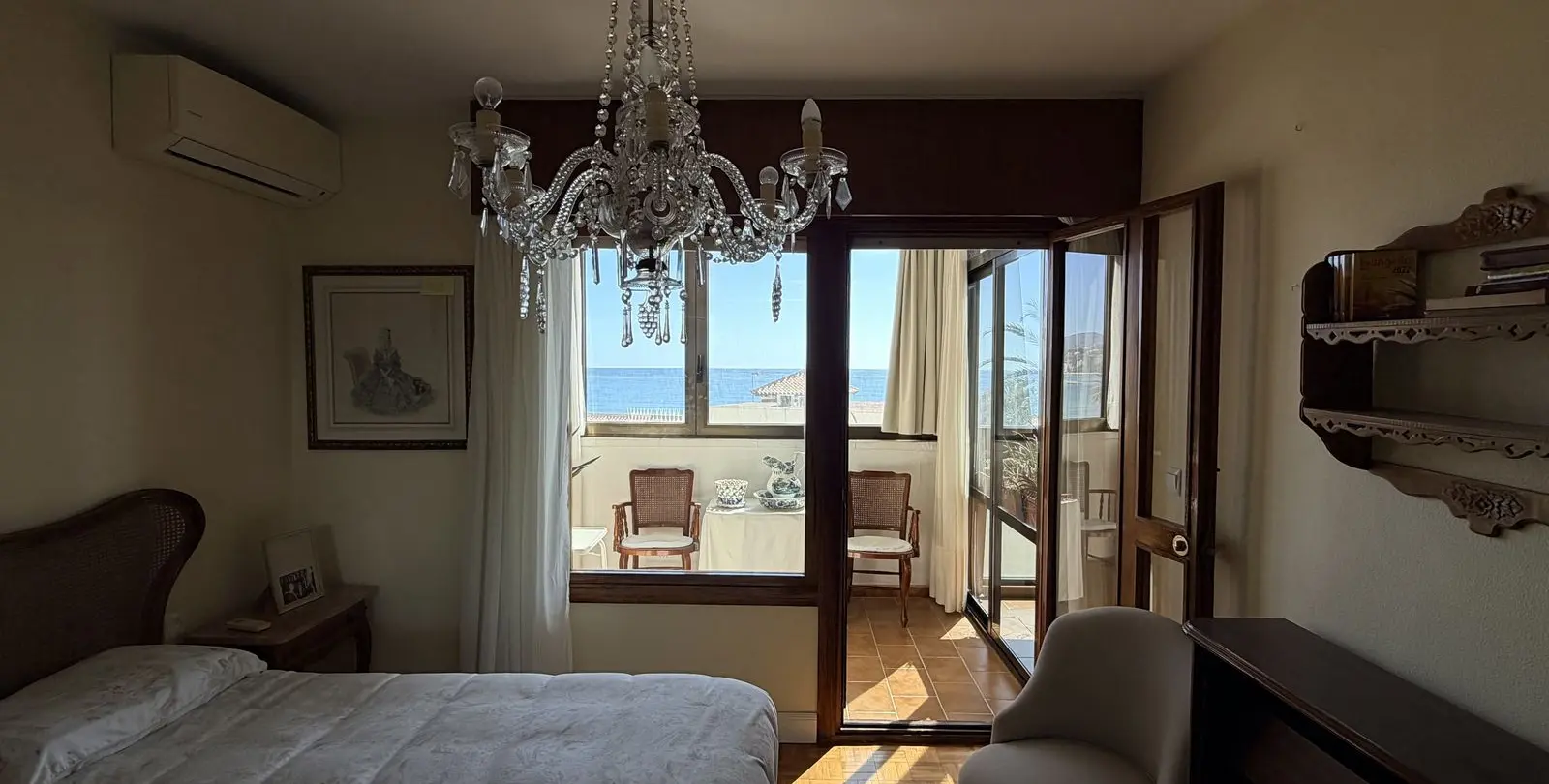 Venta de apartamento en planta media en Malagueta 12