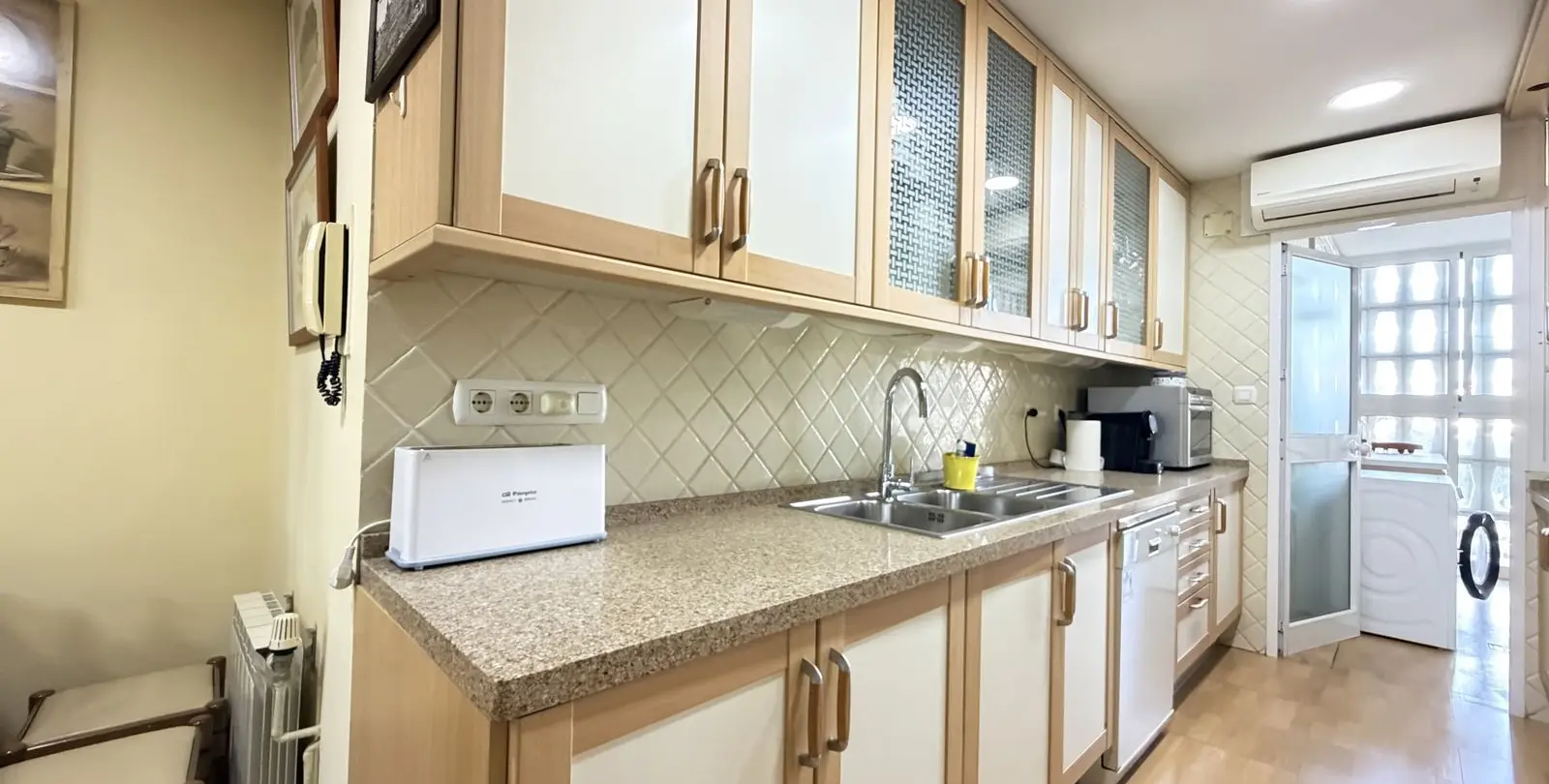 Venta de apartamento en planta media en Malagueta 15