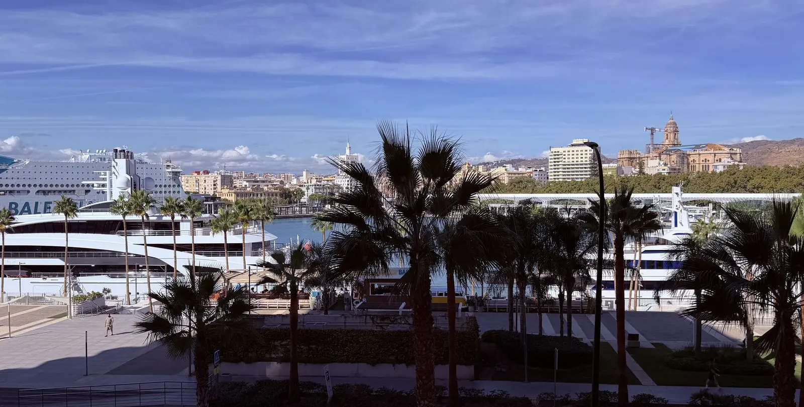 Venta de apartamento en planta media en Malagueta 16
