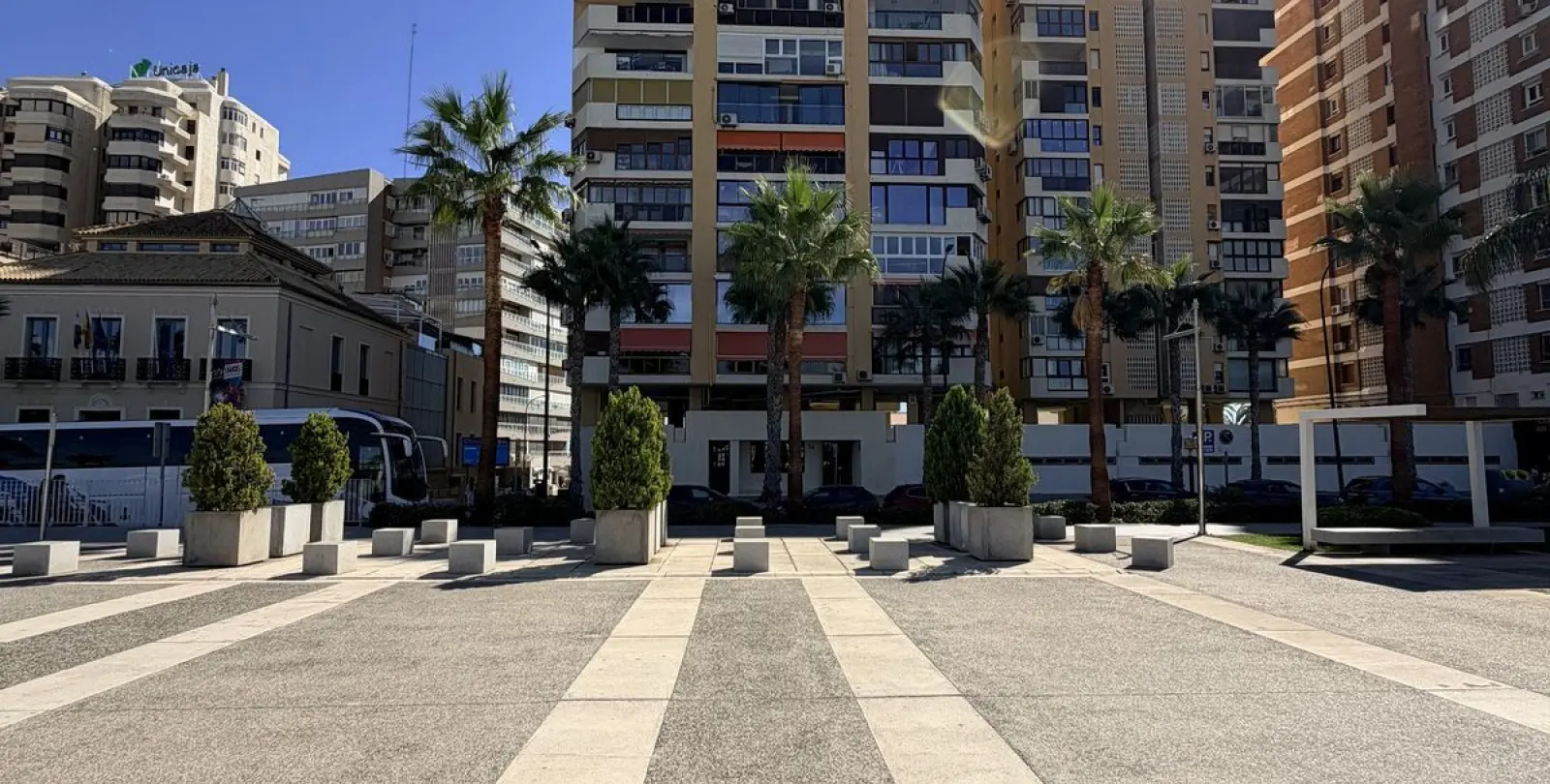 Venta de apartamento en planta media en Malagueta 25