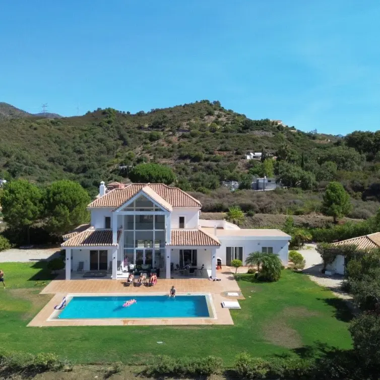Venta de villa independiente en Estepona