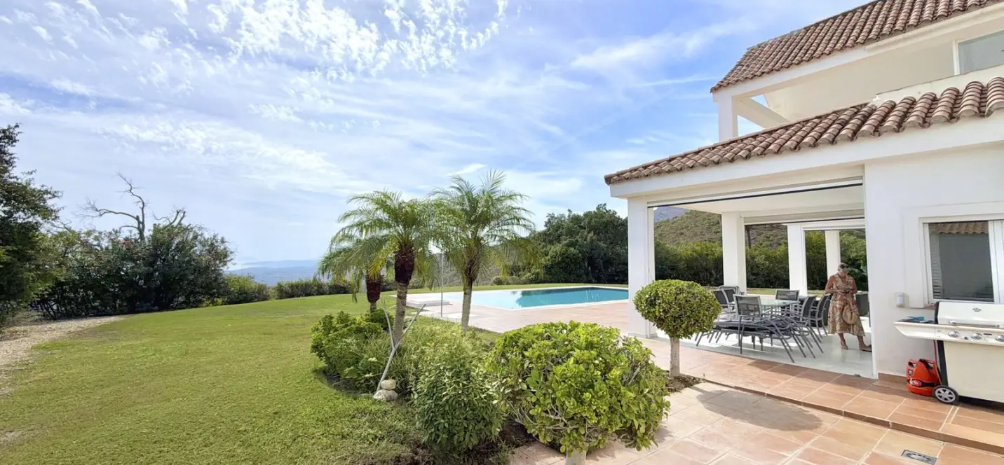 Venta de villa independiente en Estepona 1