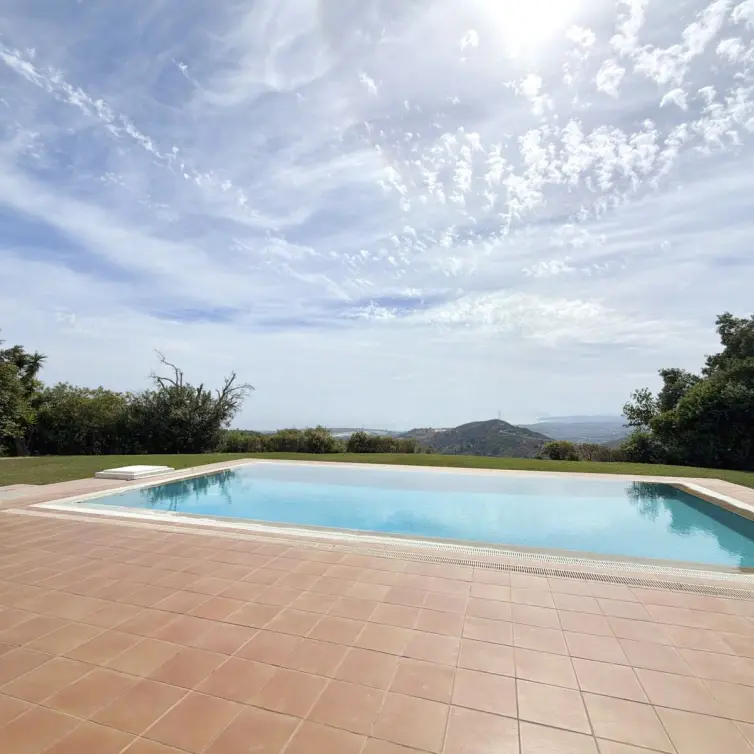 Venta de villa independiente en Estepona