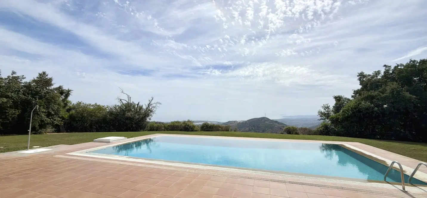Venta de villa independiente en Estepona 2