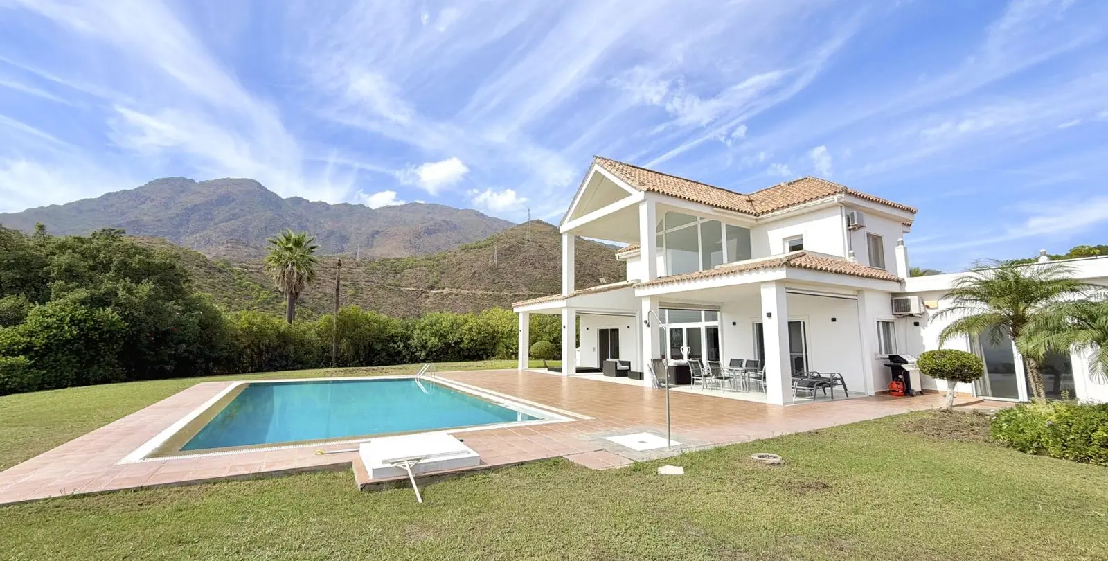 Venta de villa independiente en Estepona 4