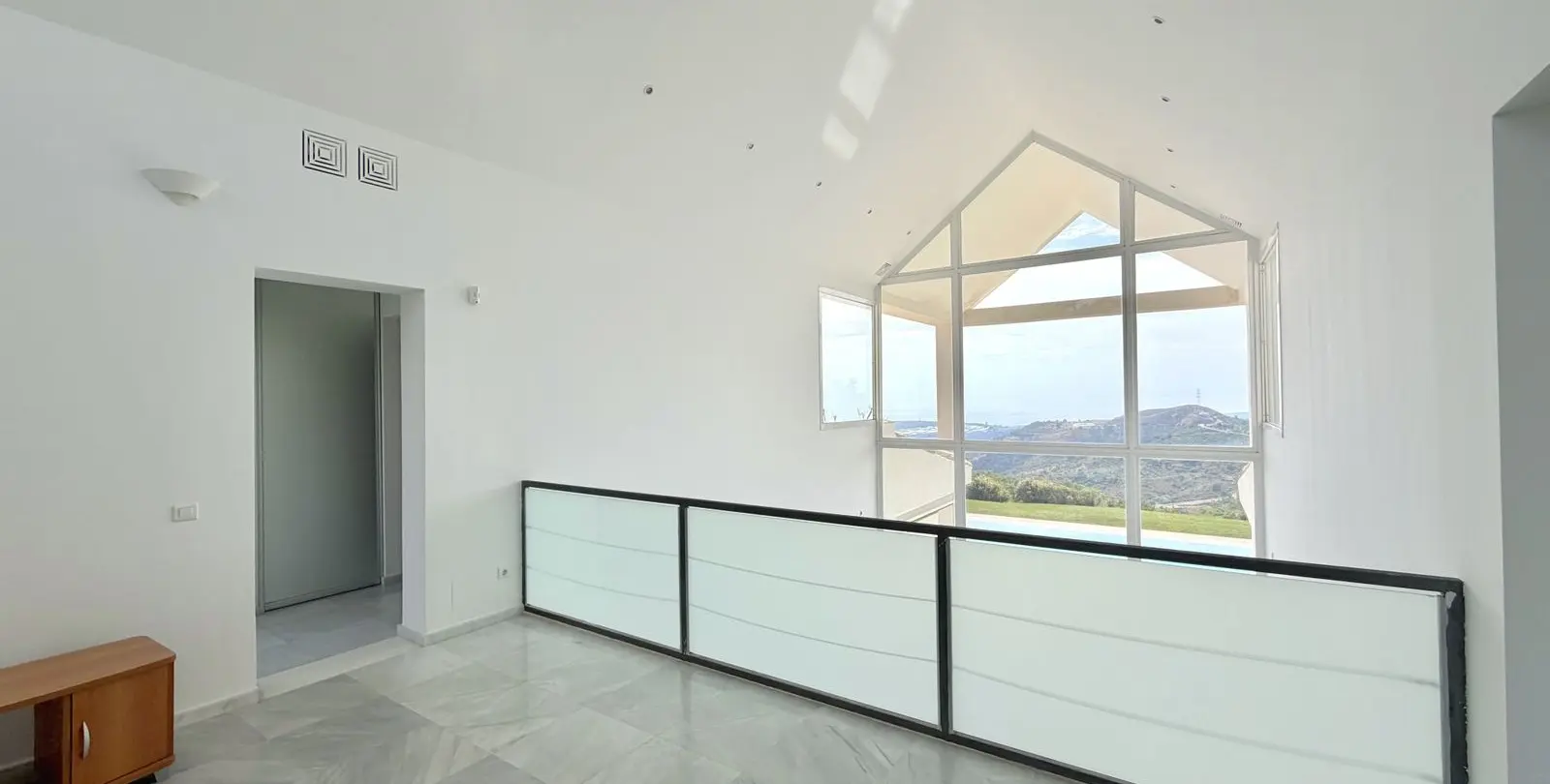 Venta de villa independiente en Estepona 26