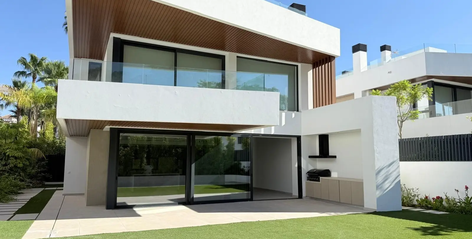 Venta de villa independiente en Puerto Banús 1
