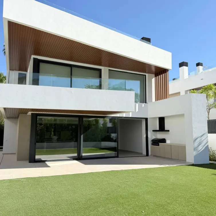 Venta de villa independiente en Puerto Banús
