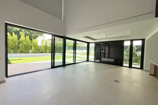 Image 8 thumb