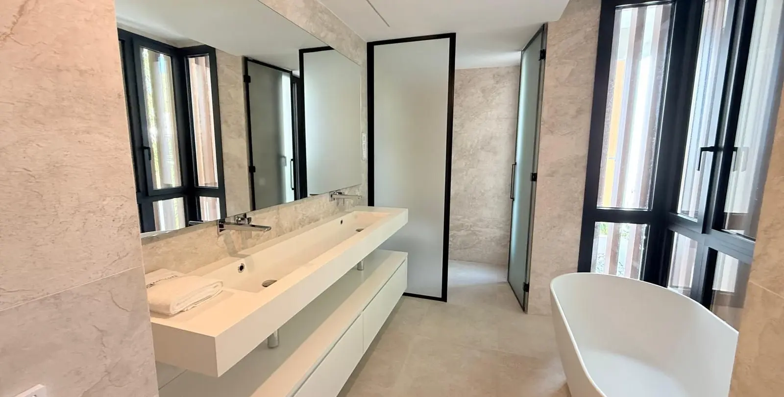Venta de villa independiente en Puerto Banús 13