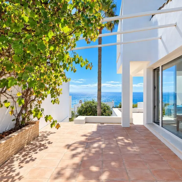Venta de villa independiente en Estepona