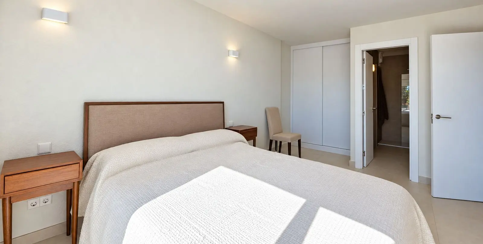 Venta de villa independiente en Estepona 30