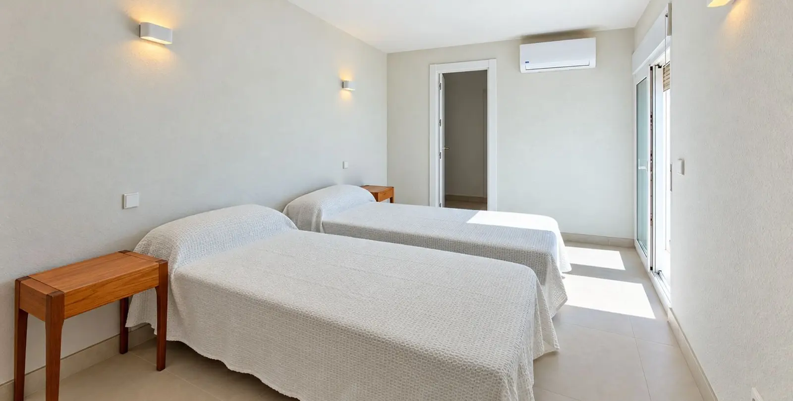 Venta de villa independiente en Estepona 48